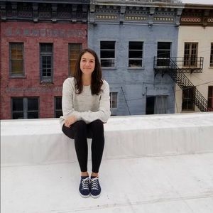 Meet your Posher, Olivia